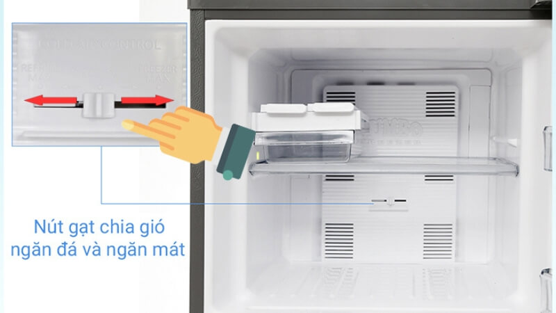 Người dùng có thể điều chỉnh hướng gió cho ngăn mát và ngăn đông bằng cần gạt