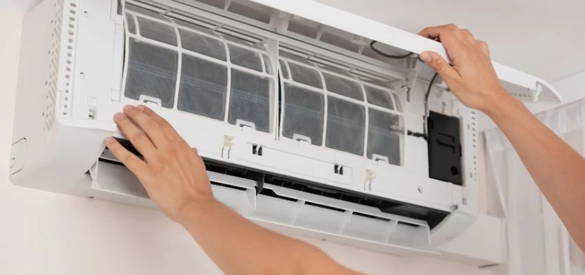 Để đảm bảo máy lạnh được làm sạch đúng cách, không ảnh hưởng đến linh kiện, sử dụng dịch vụ vệ sinh máy lạnh tại nhà
